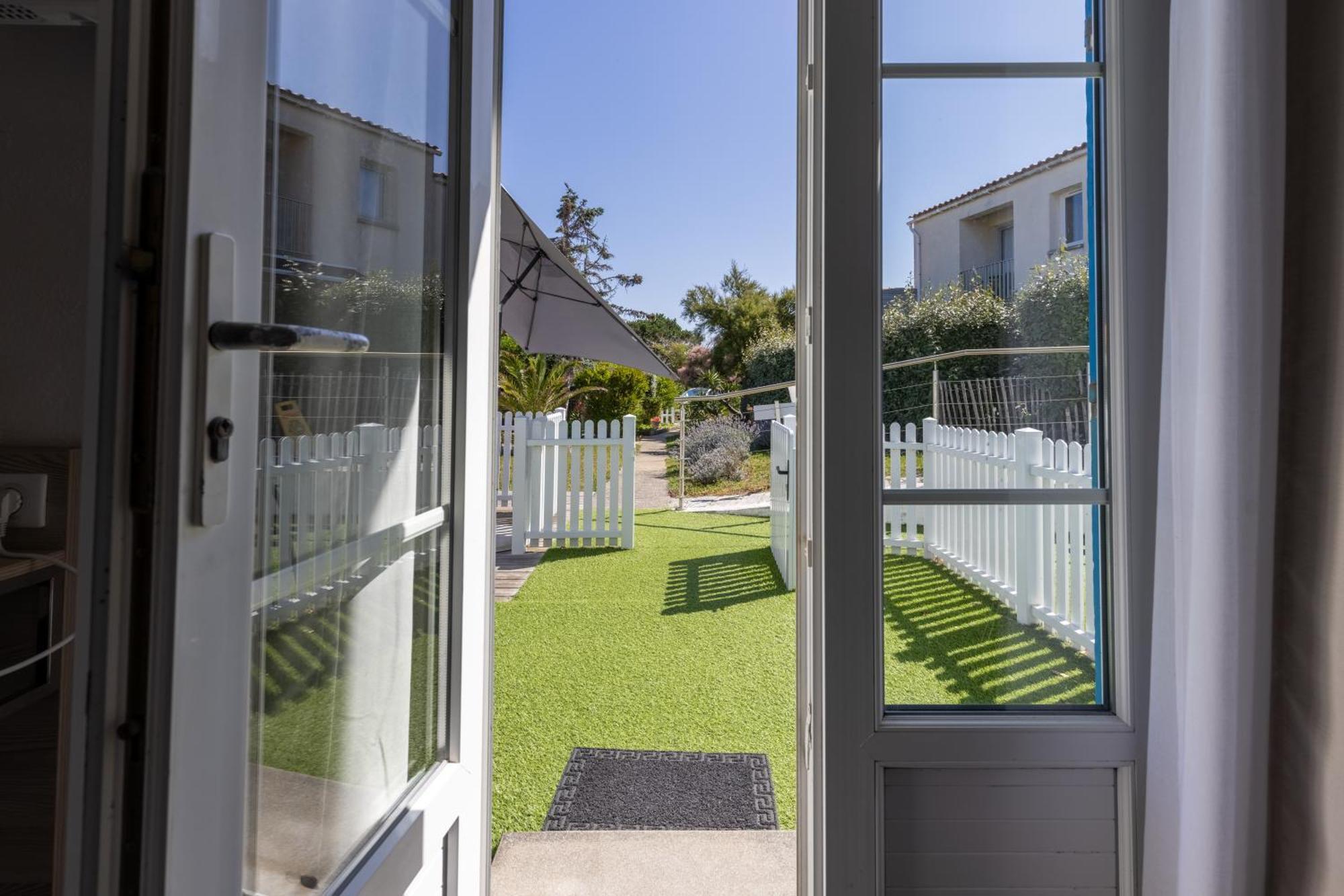 Logis Hotel De La Plage La Cotiniere Exterior photo