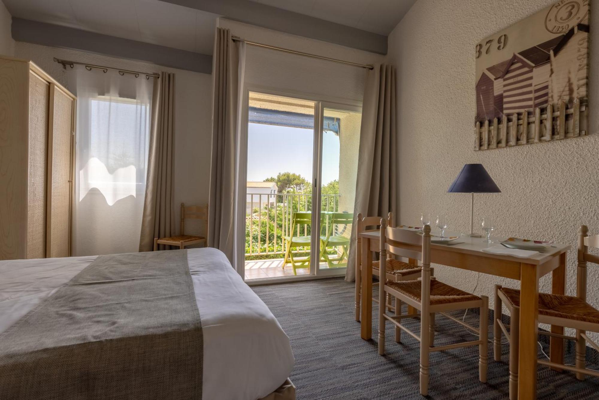 Logis Hotel De La Plage La Cotiniere Exterior photo